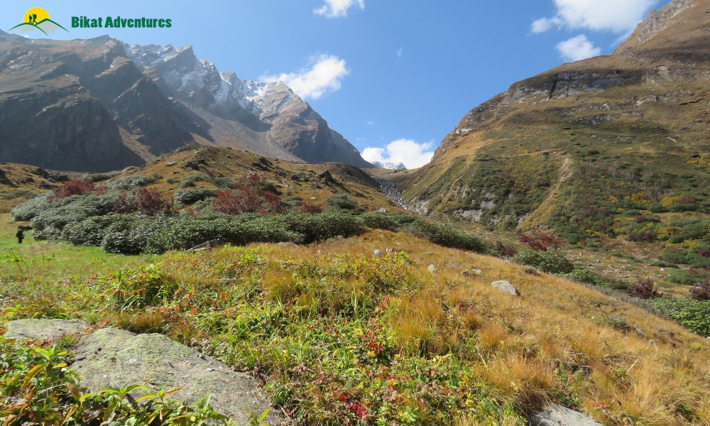 Difference Between Expeditions, High Altitude Treks and Hikes