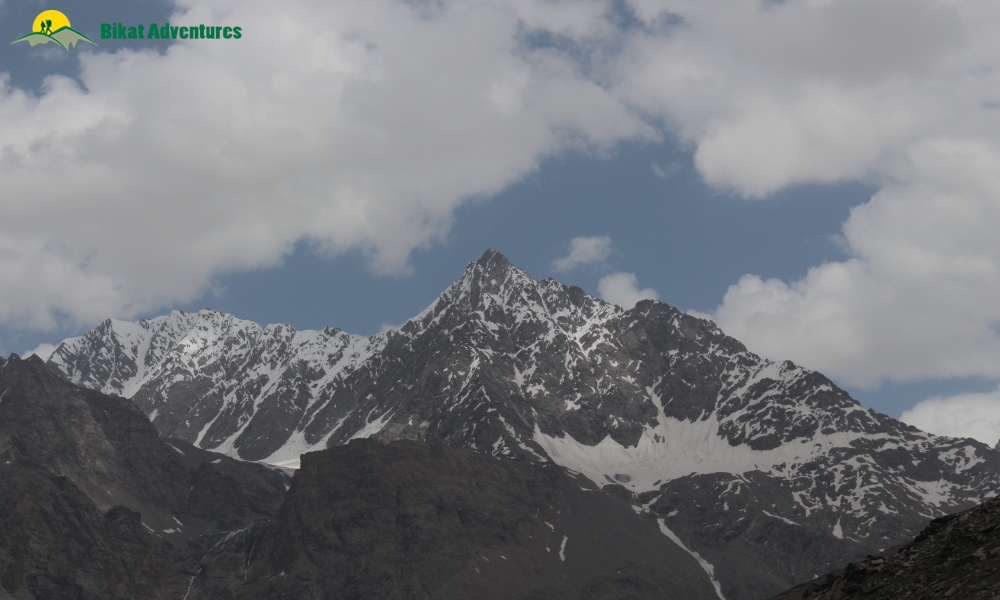 Difference Between Expeditions, High Altitude Treks and Hikes