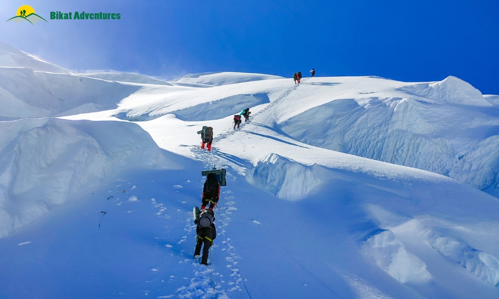Difference Between Expeditions, High Altitude Treks and Hikes