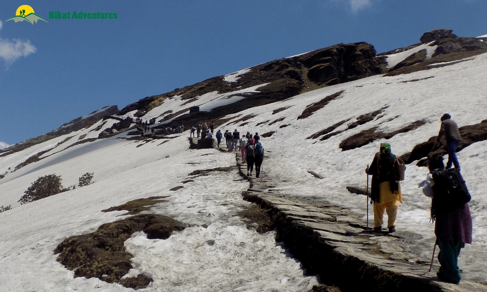 Dayara Bugyal vs Deoriatal Chandrashila: Which is a Better Beginner’s Trek?