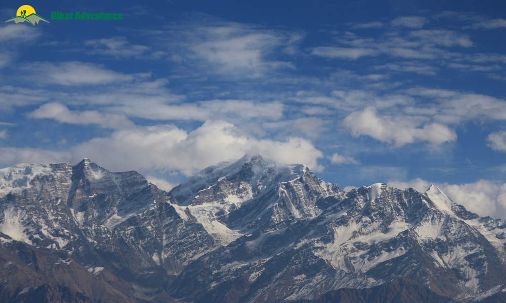 Dayara Bugyal vs Deoriatal Chandrashila: Which is a Better Beginner’s Trek?