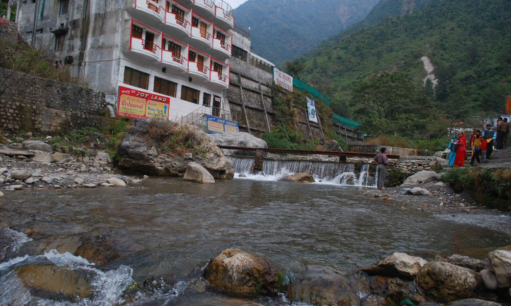 Comprehensive Guide To Deoriatal Chandrashila Trek