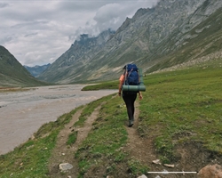 hampta pass trek himachal pradesh