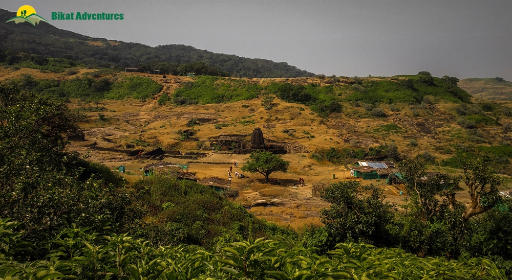 harishchandragad trek temple