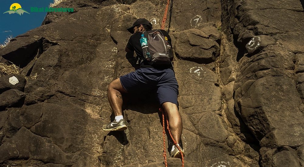 kalavantin durg trek in monsoon