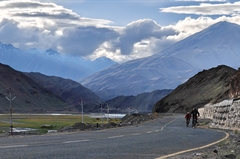 umling-la-pass-cycling
