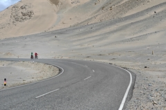 umling-la-pass-cycling